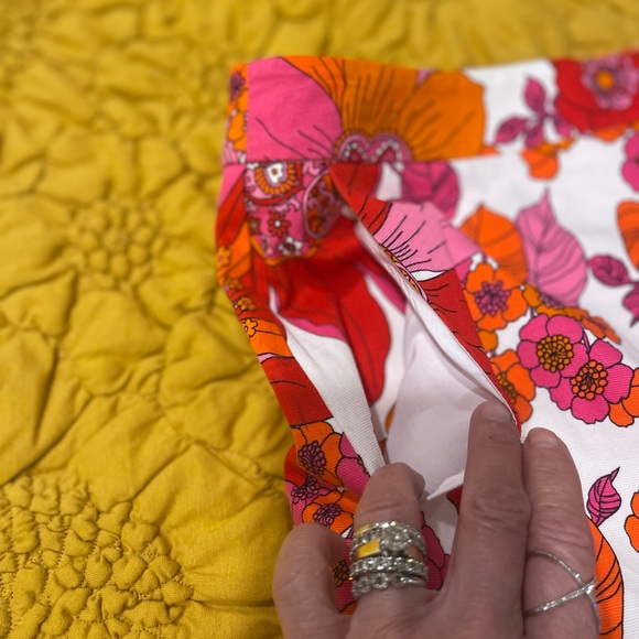 NWT Adorable Retro Trina Turk Shorts Size 2 - Picture 11 of 11